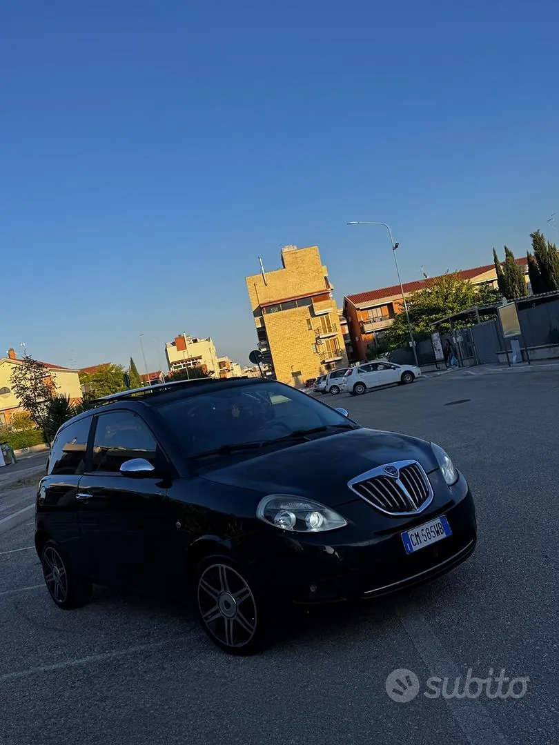 Lancia Ypsilon
