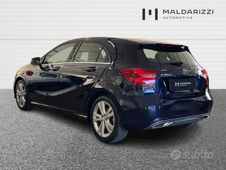 Mercedes-Benz A 180 2017 photo 4