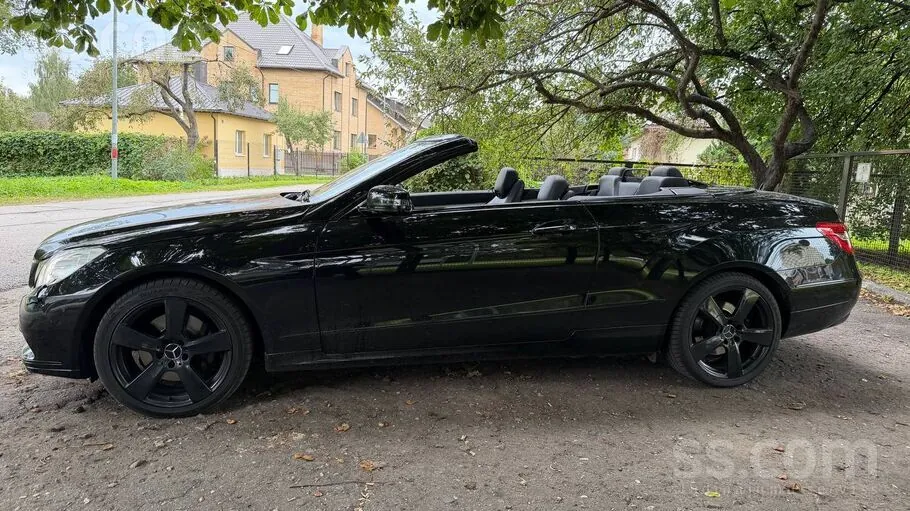 Mercedes-Benz E250 Cabriolet 2012 photo 3