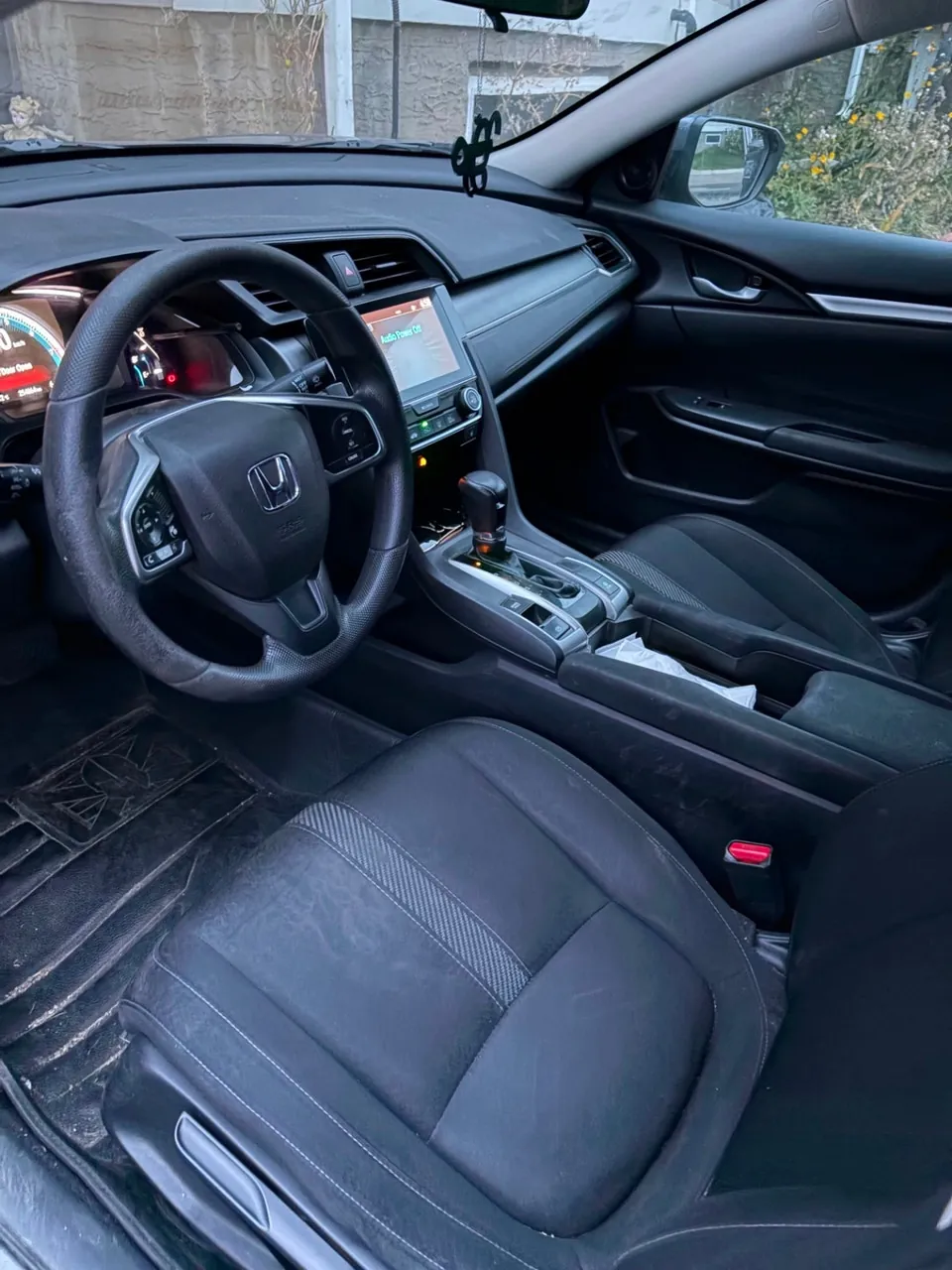 Honda Civic 2018 photo 2