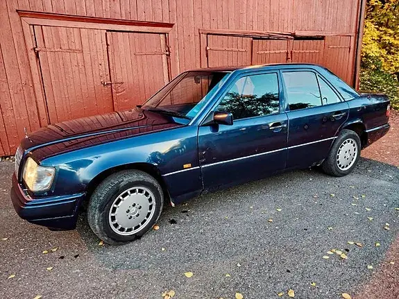 Mercedes-Benz E 300