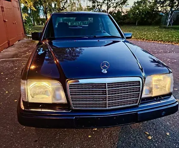 Mercedes-Benz E 300 1994 photo 2