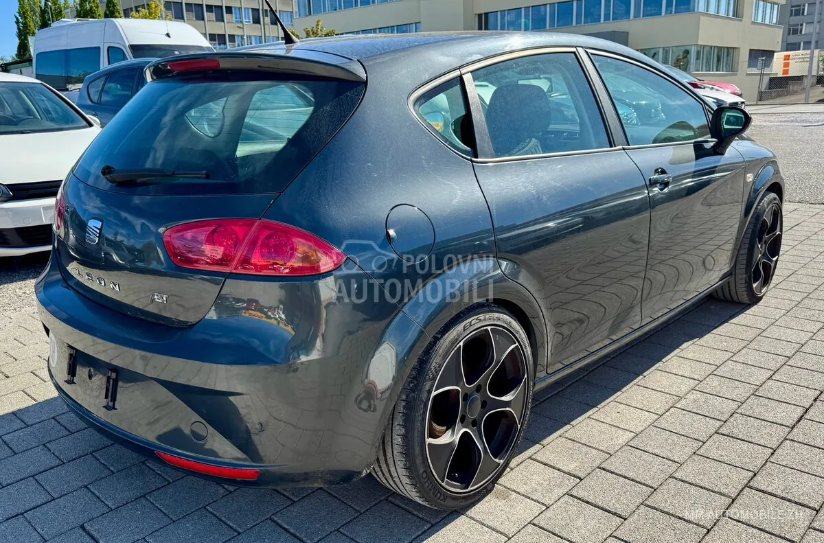 Seat Leon 2011 photo 4