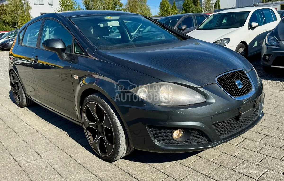 Seat Leon 2011 photo 2