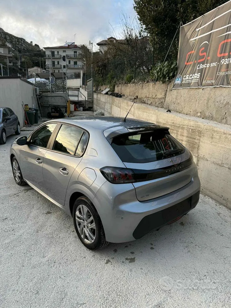 Peugeot 208 2020 photo 2