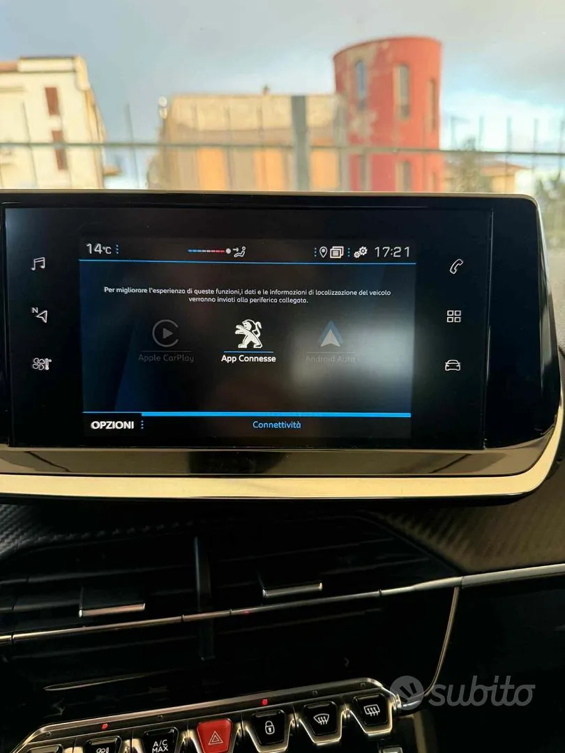 Peugeot 208 2020 photo 3