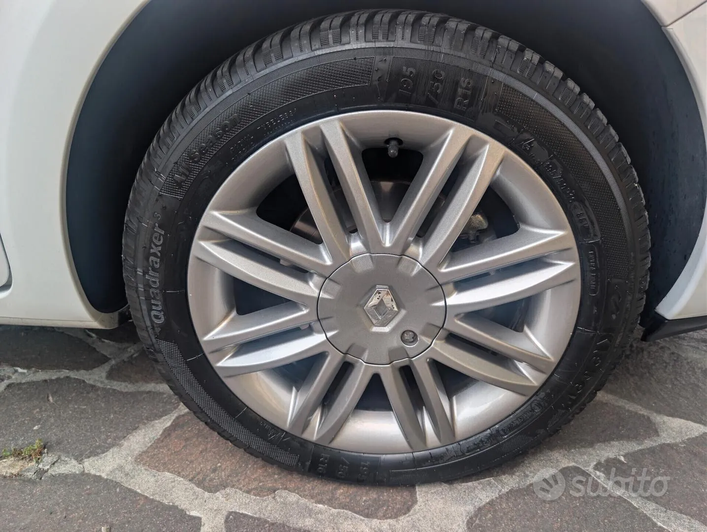 Renault Clio 2011 photo 4