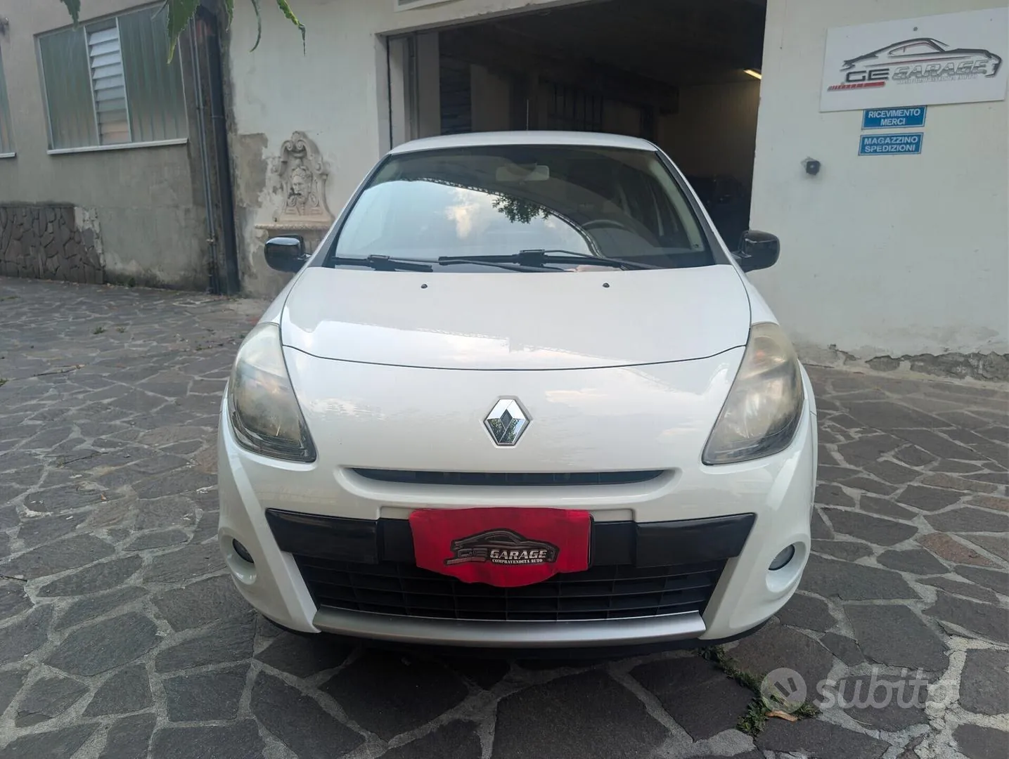 Renault Clio 2011 photo 2