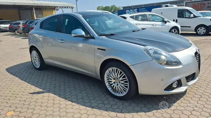 Alfa Romeo Giulietta 2015 photo 2