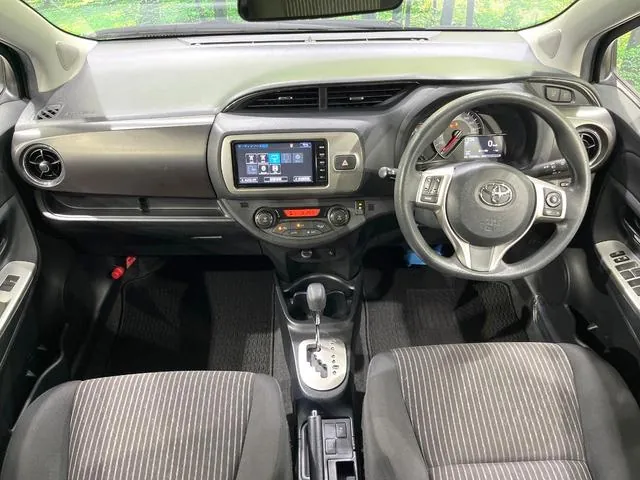 Toyota Vitz 2016 photo 2