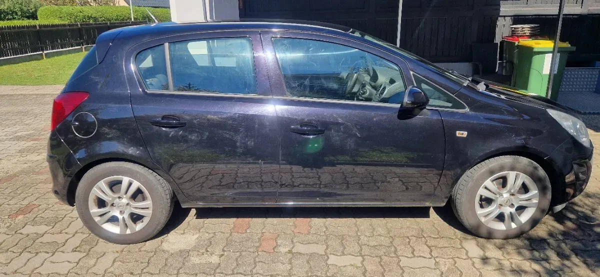 Opel Corsa 2011 photo 3
