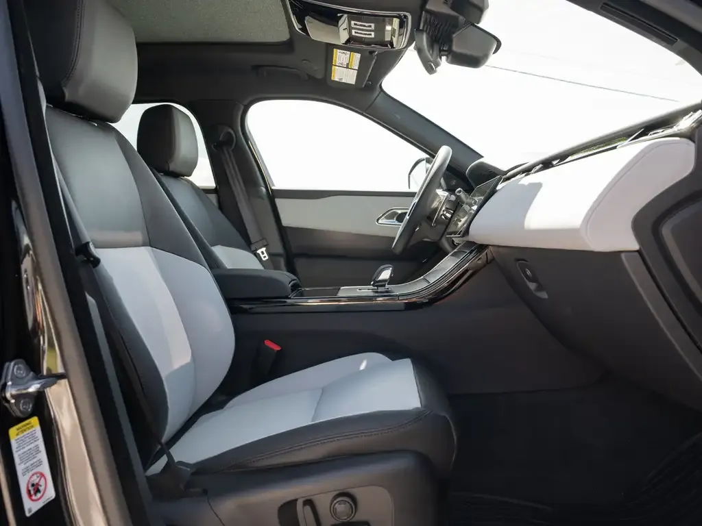 Land Rover Range Rover Velar 2026 photo 3