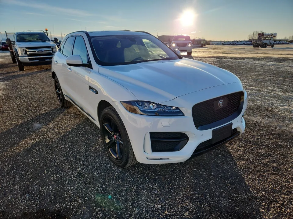 Jaguar F-Pace 2018 photo 2