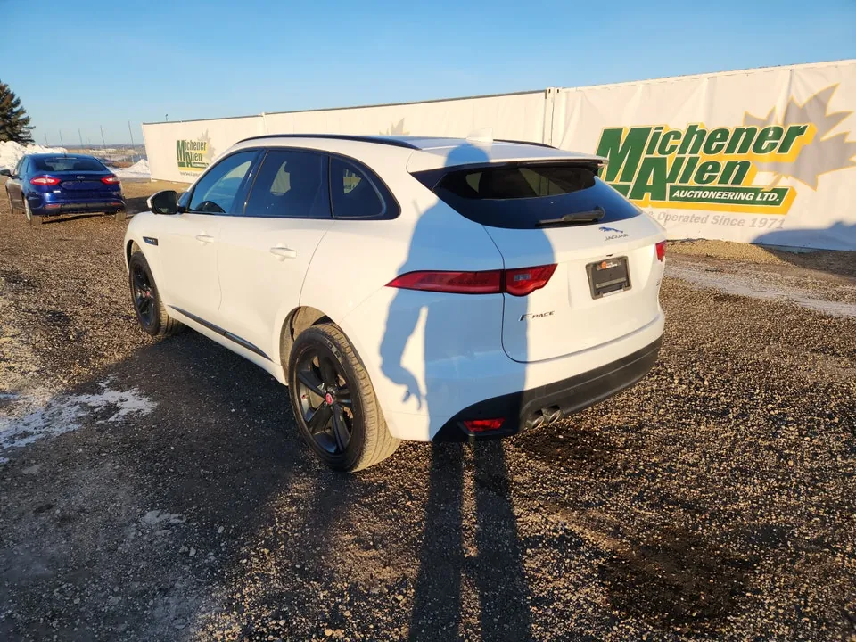 Jaguar F-Pace 2018 photo 3