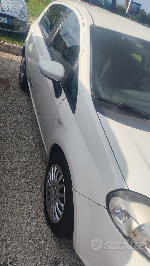 Fiat Punto 2015 photo 5