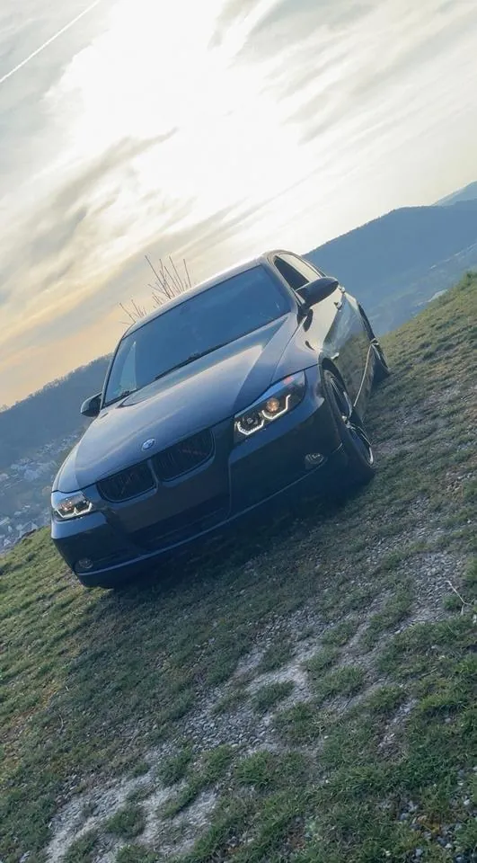 BMW E90 318I
