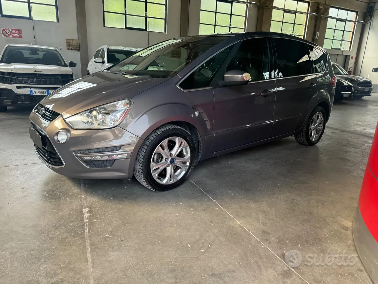 Ford S-Max 2012 photo 3