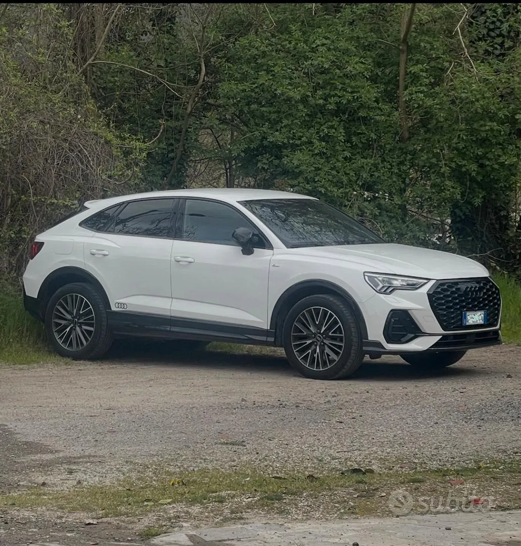 Audi Q3 2022 photo 2