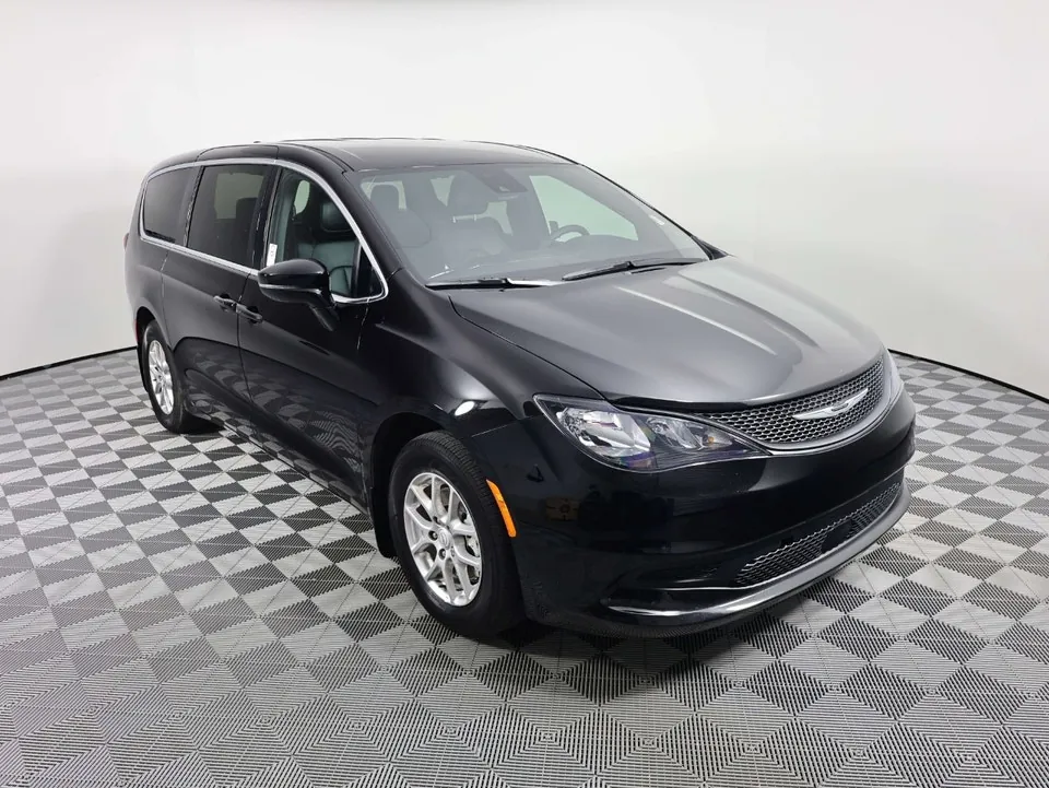 Chrysler Grand Caravan 2025 photo 3