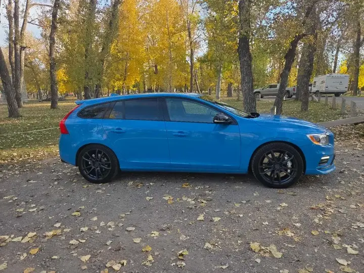 Volvo V60 2017 photo 2