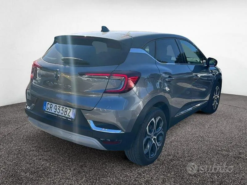 Renault Captur 2023 photo 3
