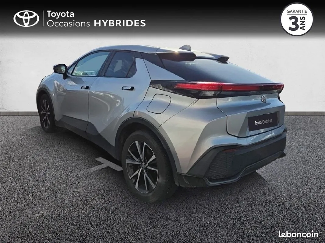 Toyota C-Hr 2024 photo 2