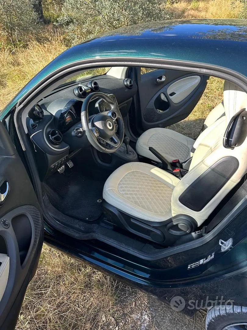 Smart Fortwo 2019 photo 2