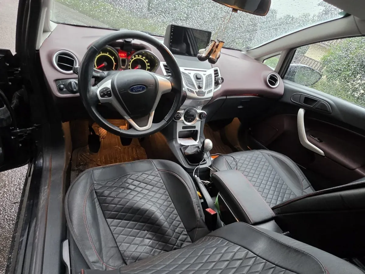 Ford Fiesta 2009 photo 3