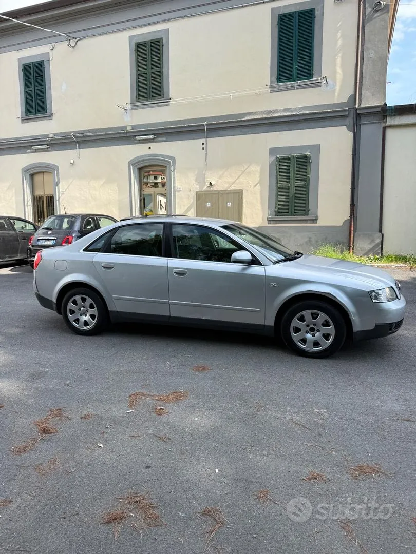 Audi A4 2004 photo 4