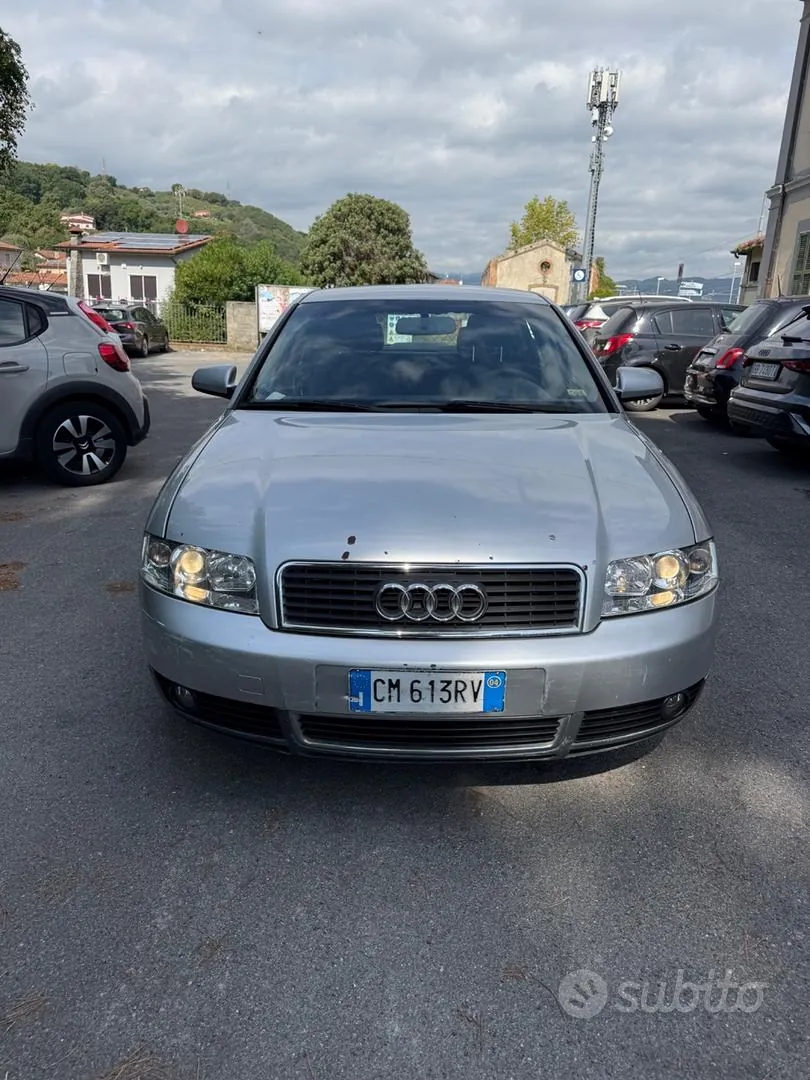 Audi A4 2004 photo 2