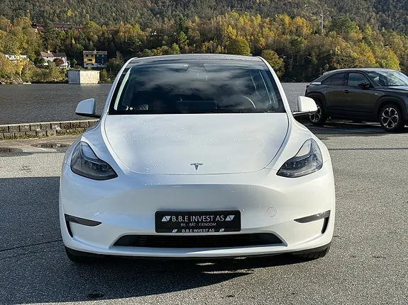 Tesla Model Y 2024 photo 3