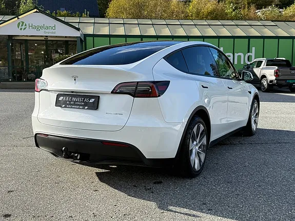 Tesla Model Y 2024 photo 5