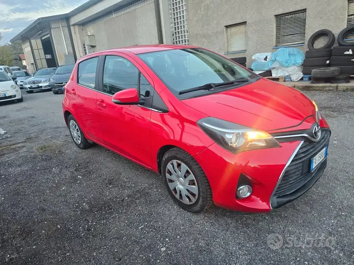 Toyota Yaris 2015 photo 2