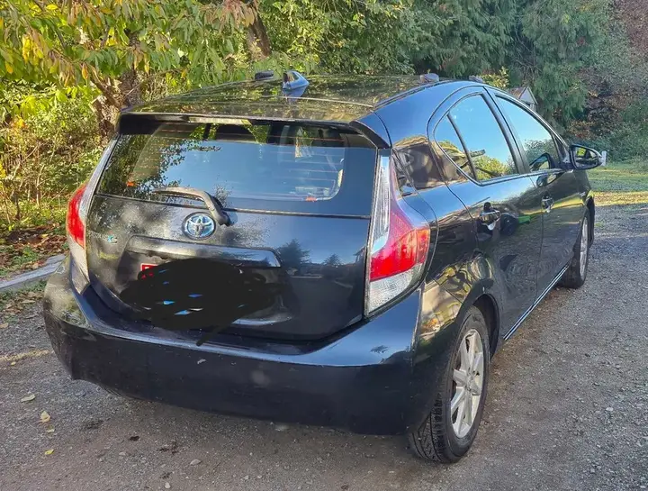 Toyota Prius C 2015 photo 3