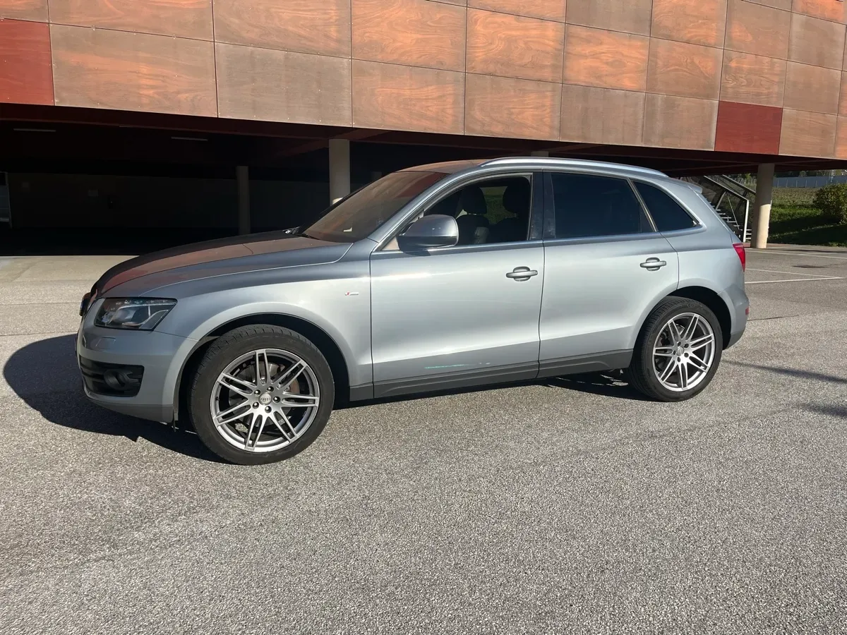 Audi Q5 2010 photo 3