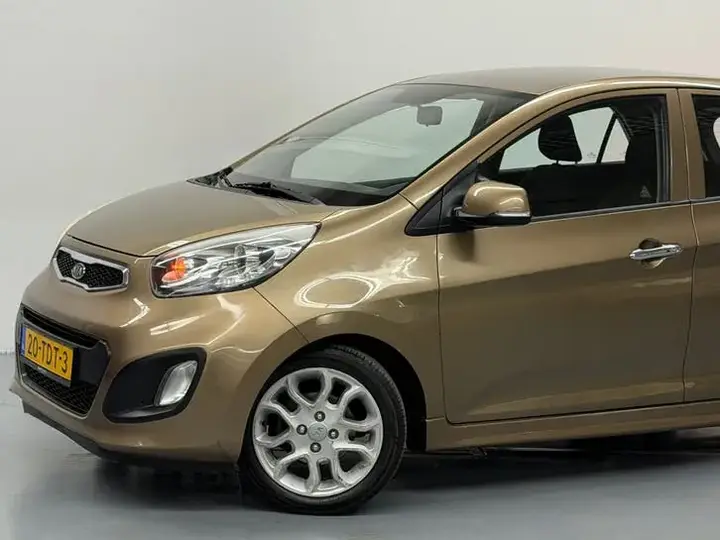 Kia Picanto 2012 photo 3