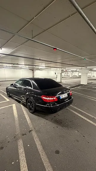 Mercedes-Benz E-Class 2010 photo 4