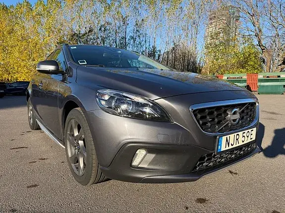 Volvo V40 Cross Country 2013 photo 2