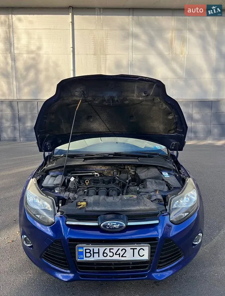 Ford Focus 2012 photo 2