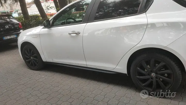 Alfa Romeo Giulietta 2018 photo 2