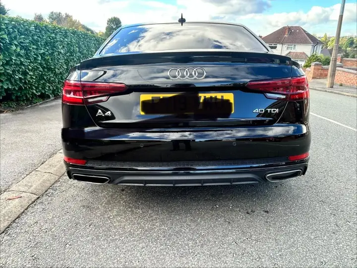 Audi A4 2019 photo 2