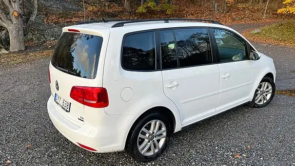 Volkswagen Touran 2012 photo 3