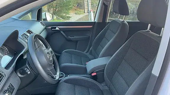 Volkswagen Touran 2012 photo 5
