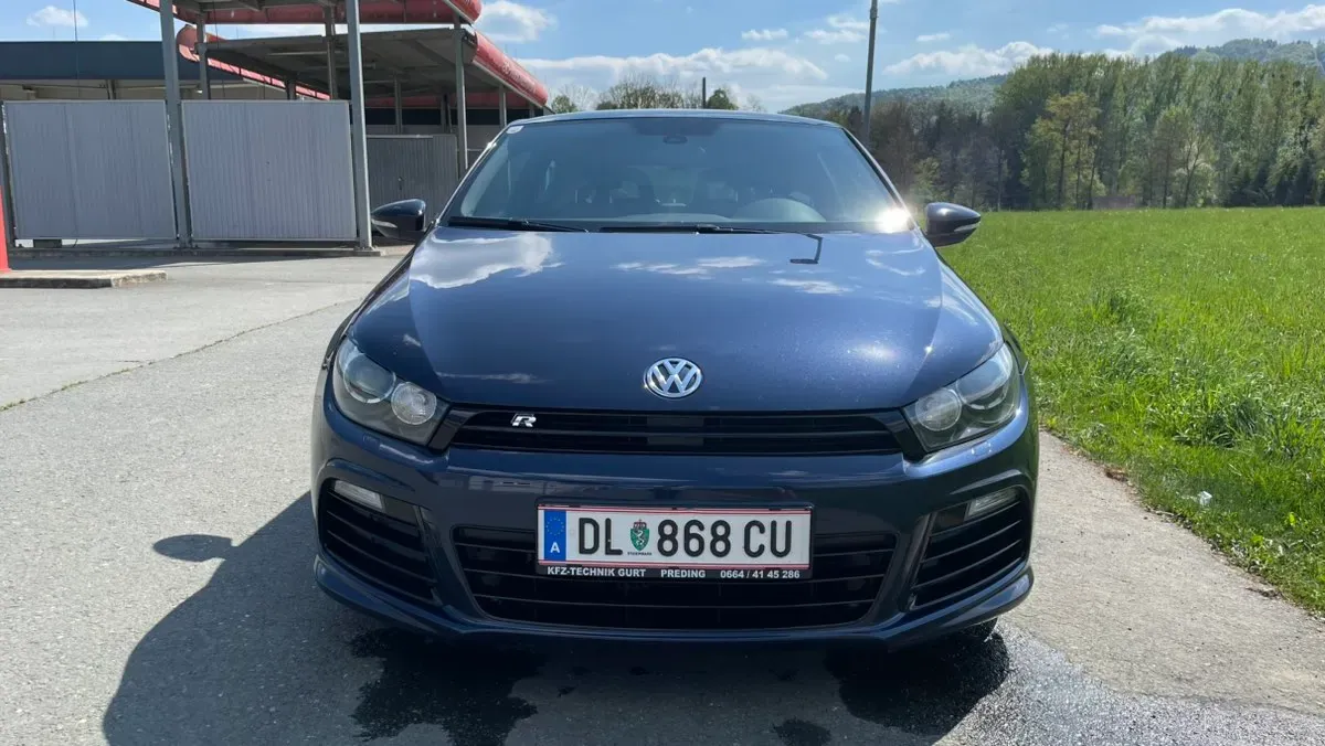 Volkswagen Scirocco 2011 photo 2