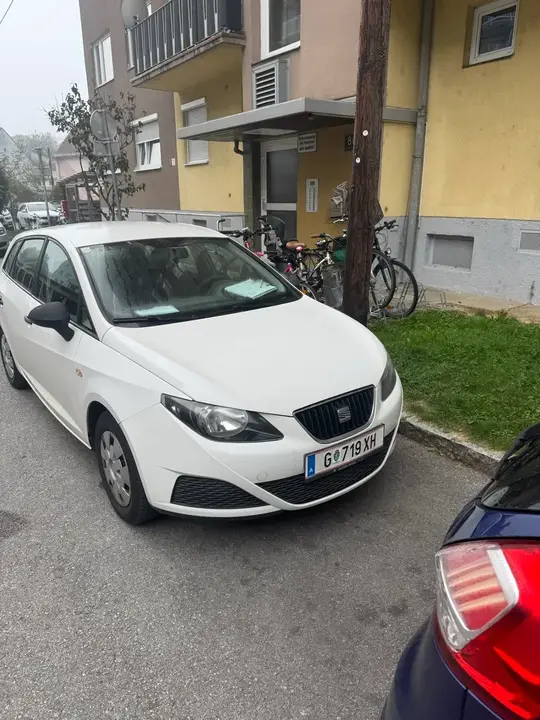 Seat Ibiza 2012 photo 2