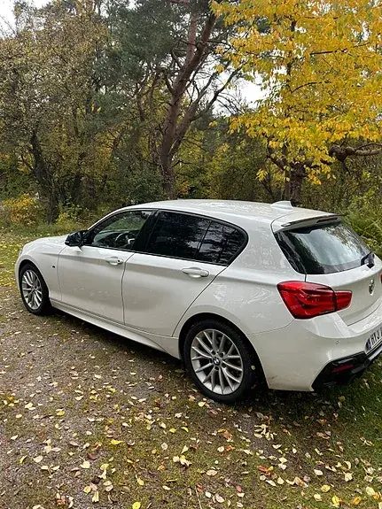 BMW 120I 2019 photo 2