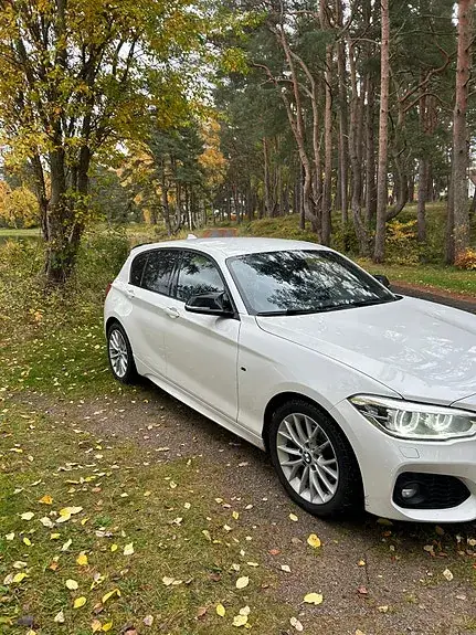BMW 120I 2019 photo 5