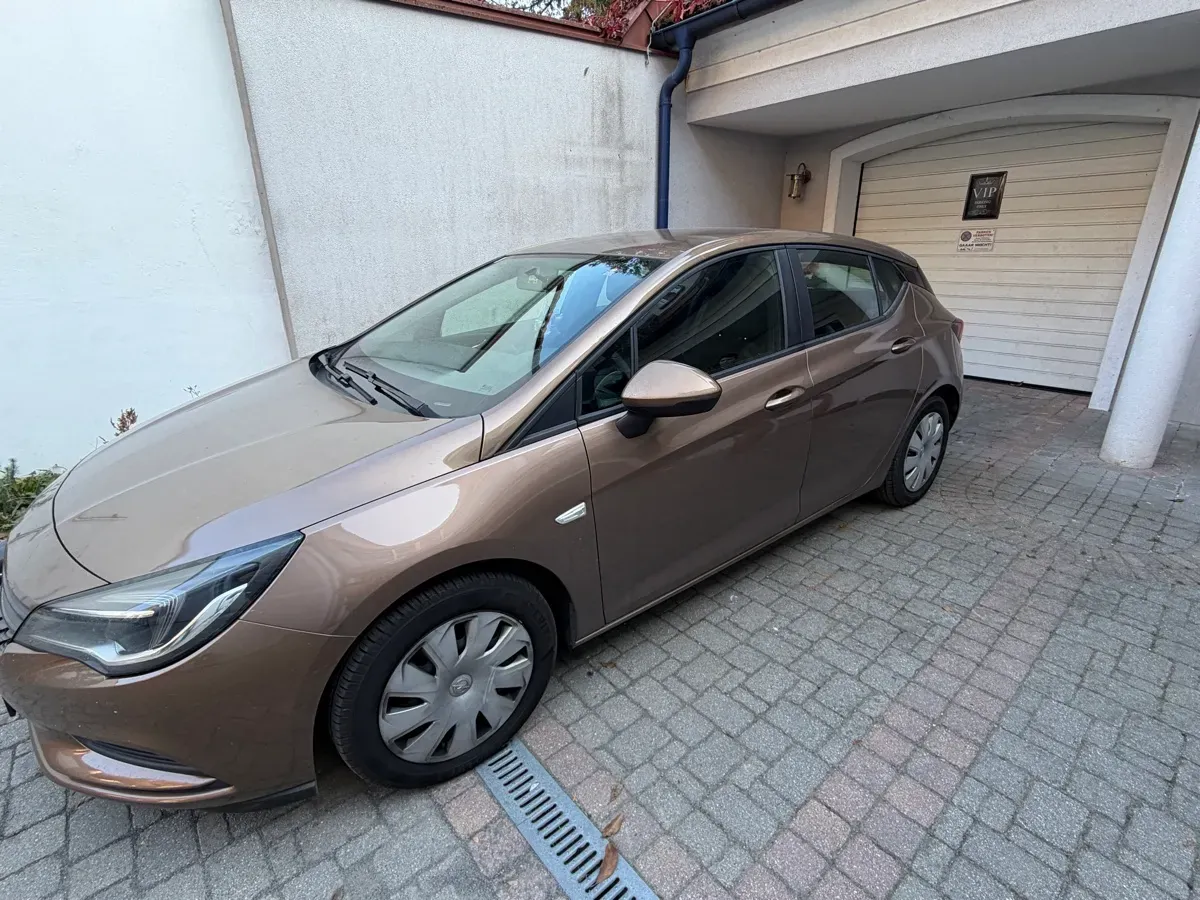Opel Astra 2017 photo 2