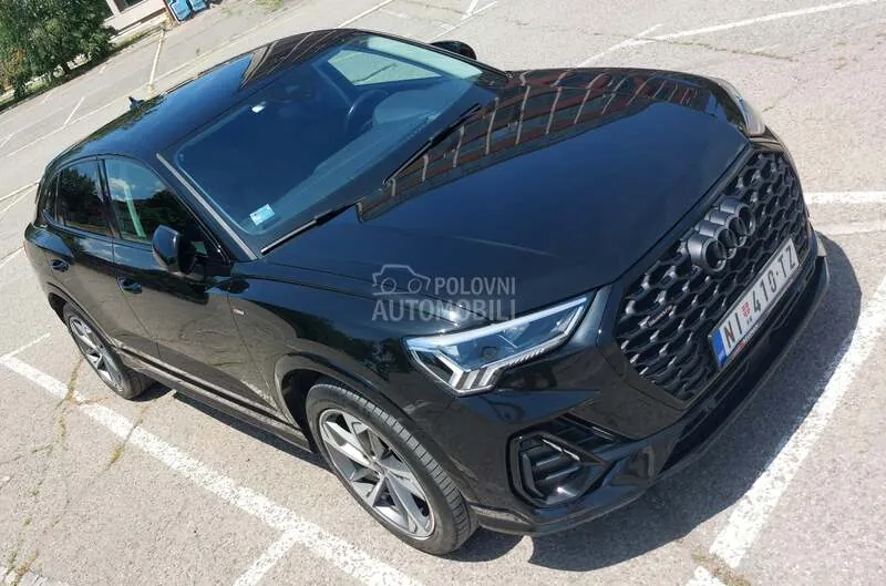 Audi Q3 2021 photo 2