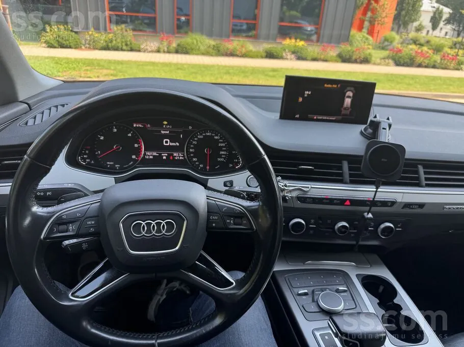 Audi Q7 2015 photo 5